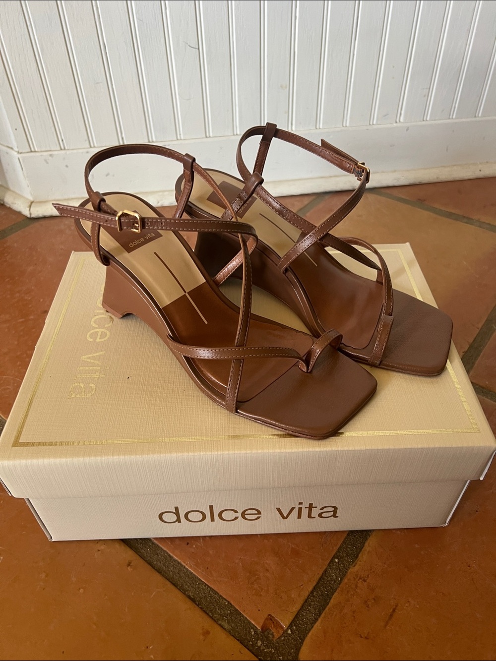 Dolce Vita Aylee Cognac Strappy Square-Toe Sandal